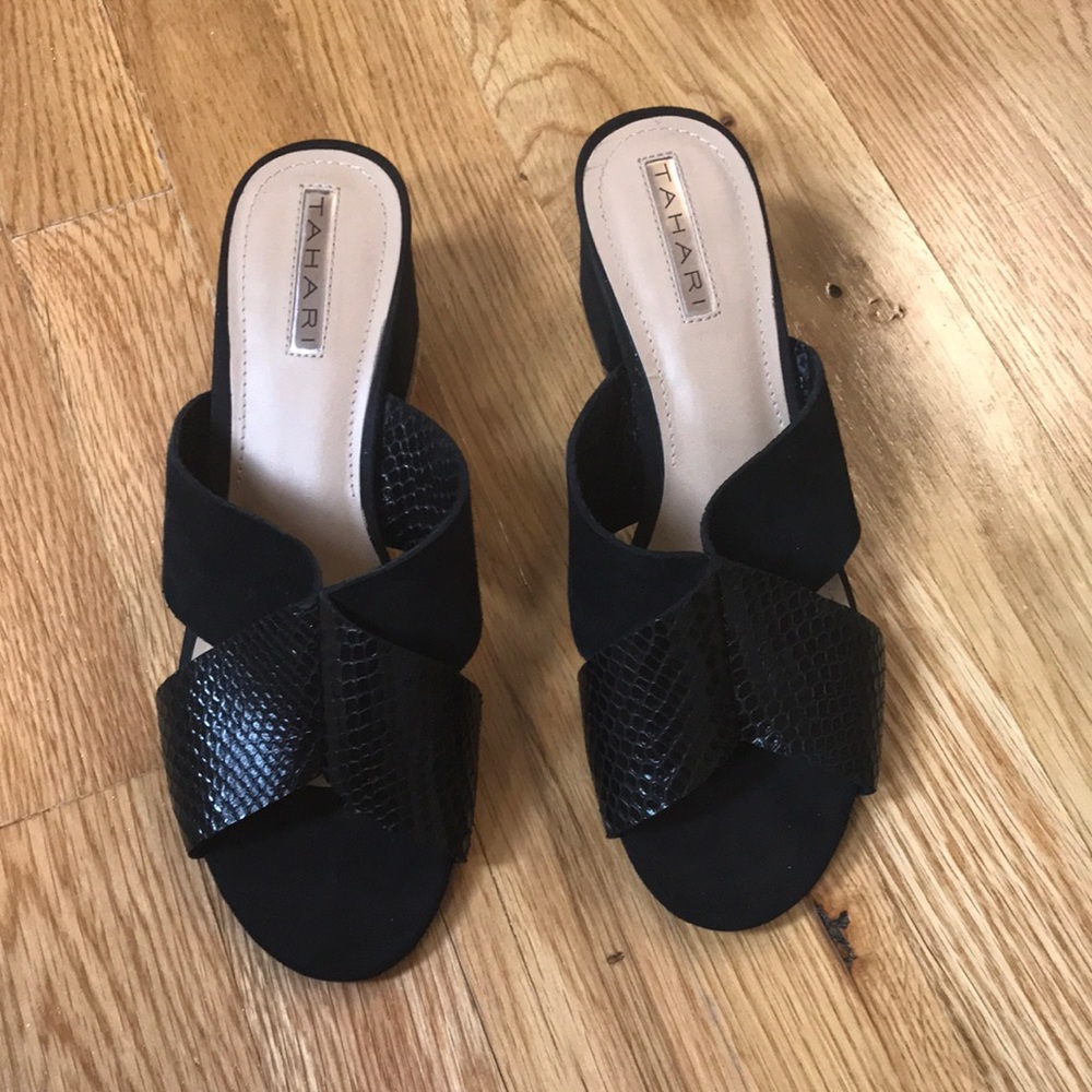 NWOT TAHARI Block Heels Never Worn